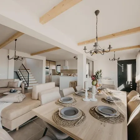 Lux Core With Amazing View And Heated Pool Villa *