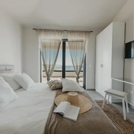 Lux Core With Amazing View And Heated Pool Villa