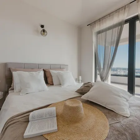 Lux Core With Amazing View And Heated Pool Villa Trogir