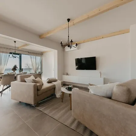 Lux Core With Amazing View And Heated Pool