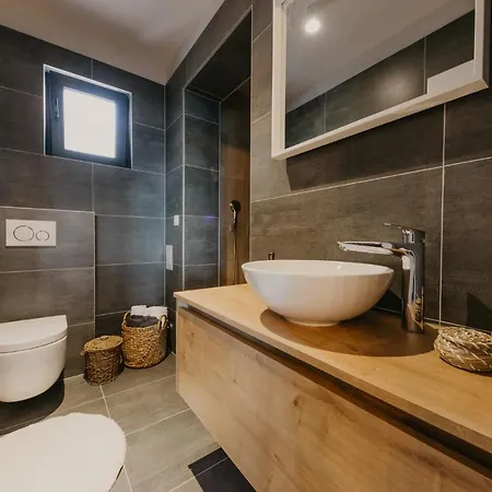 Lux Core With Amazing View And Heated Pool Villa *