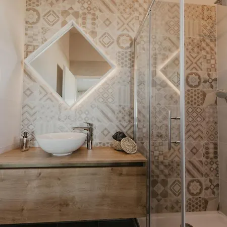 Lux Core With Amazing View And Heated Pool Trogir