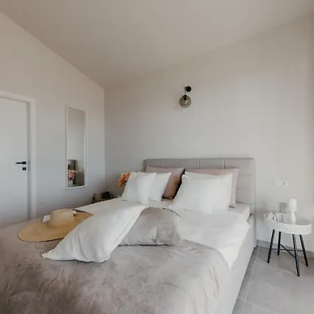 Lux Core With Amazing View And Heated Pool