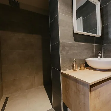 Lux Core With Amazing View And Heated Pool Trogir