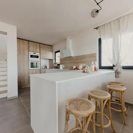 Lux Core With Amazing View And Heated Pool