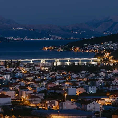 Vila Lux Core With Amazing View And Heated Pool Trogir