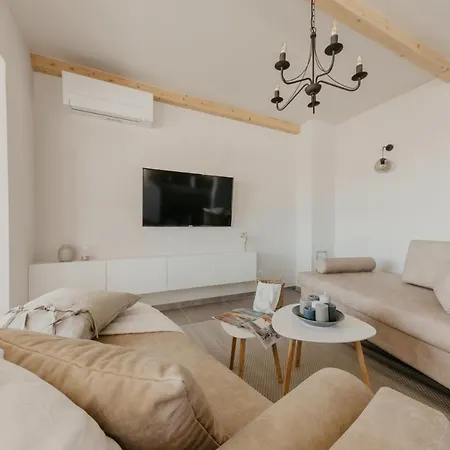 Lux Core With Amazing View And Heated Pool Trogir