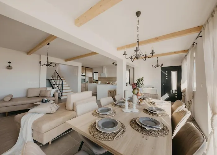 Lux Core With Amazing View And Heated Pool Villa *
