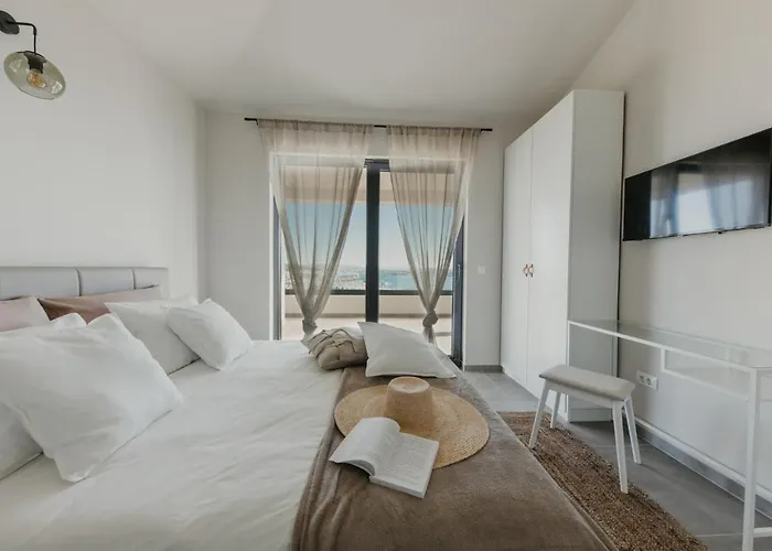 Lux Core With Amazing View And Heated Pool Villa