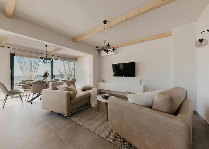 Lux Core With Amazing View And Heated Pool