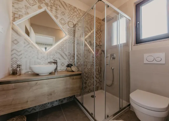 Lux Core With Amazing View And Heated Pool