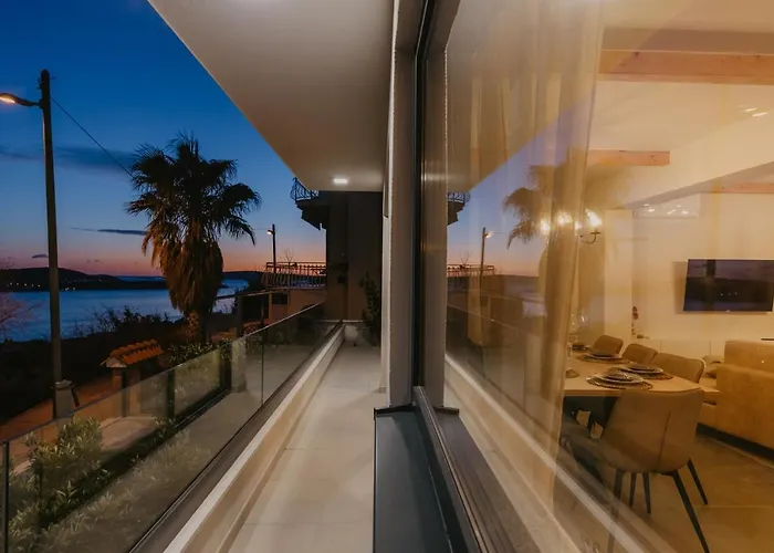Lux Core With Amazing View And Heated Pool Villa Trogir