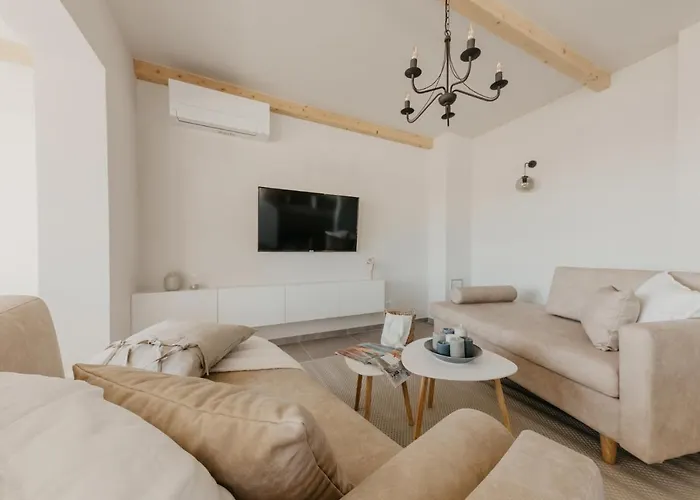 Lux Core With Amazing View And Heated Pool Trogir