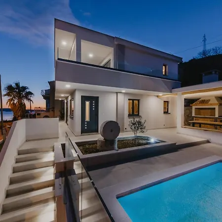 Vila Lux Core With Amazing View And Heated Pool *