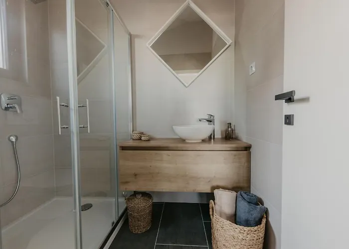 Lux Core With Amazing View And Heated Pool Trogir