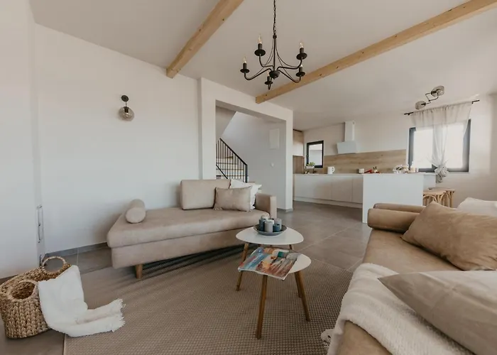 Lux Core With Amazing View And Heated Pool Trogir