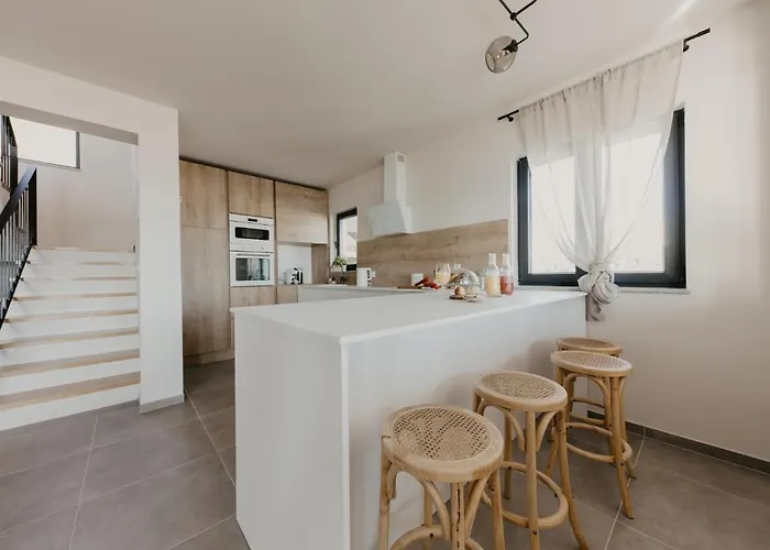 Lux Core With Amazing View And Heated Pool