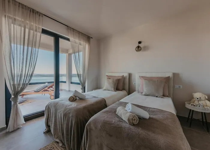 Lux Core With Amazing View And Heated Pool Villa Trogir